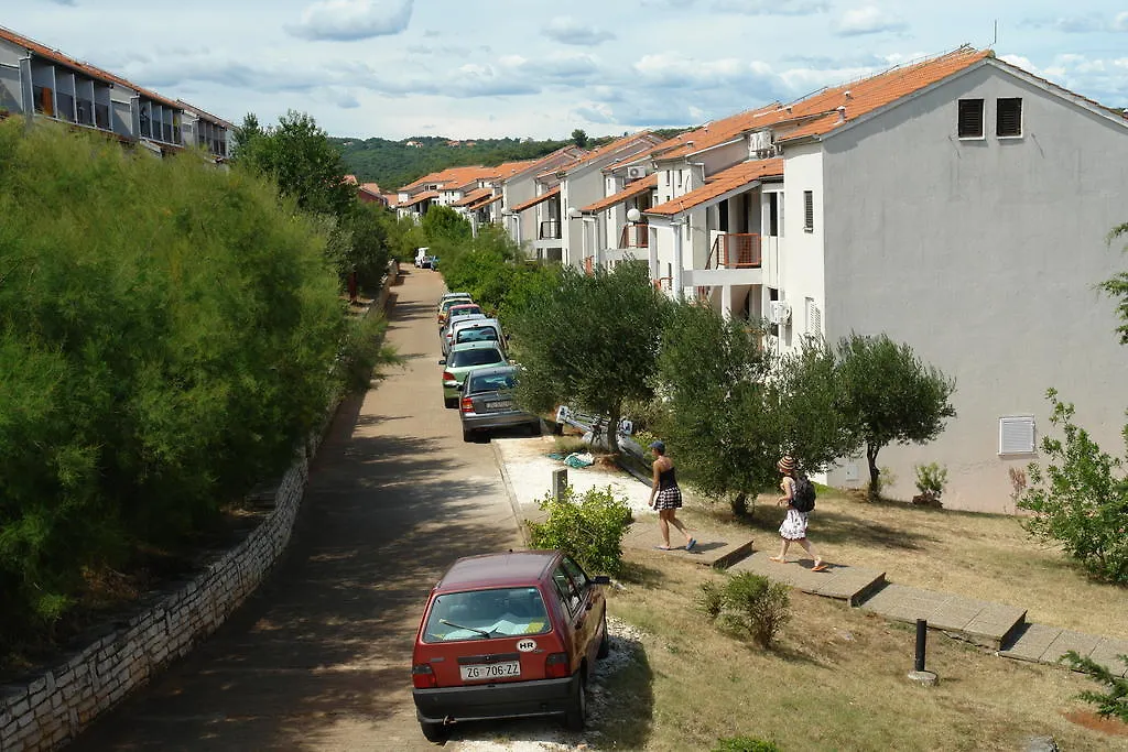 Apartments Hostin Garoful Duga Uvala 0*, Pavicini